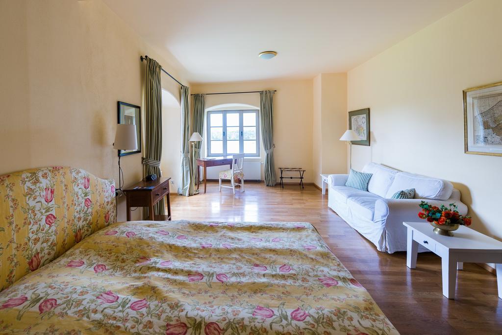 Hotel Schloss & Gut Ulrichshusen ห้อง รูปภาพ